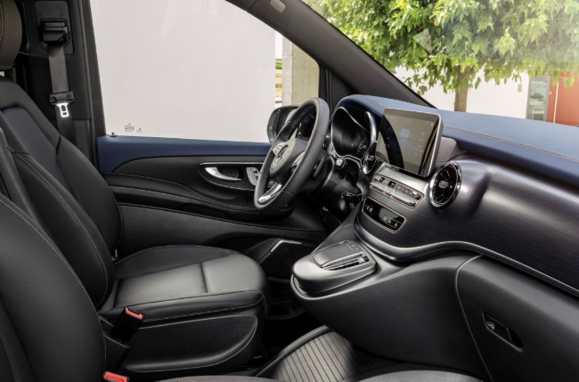 梅赛德斯-奔驰EQV开始销售EQV 300，售价为71,388欧元