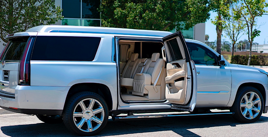 汤姆·布雷迪（Tom Brady）的凯迪拉克凯雷德（Cadillac Escalade）野兽售价30万美元