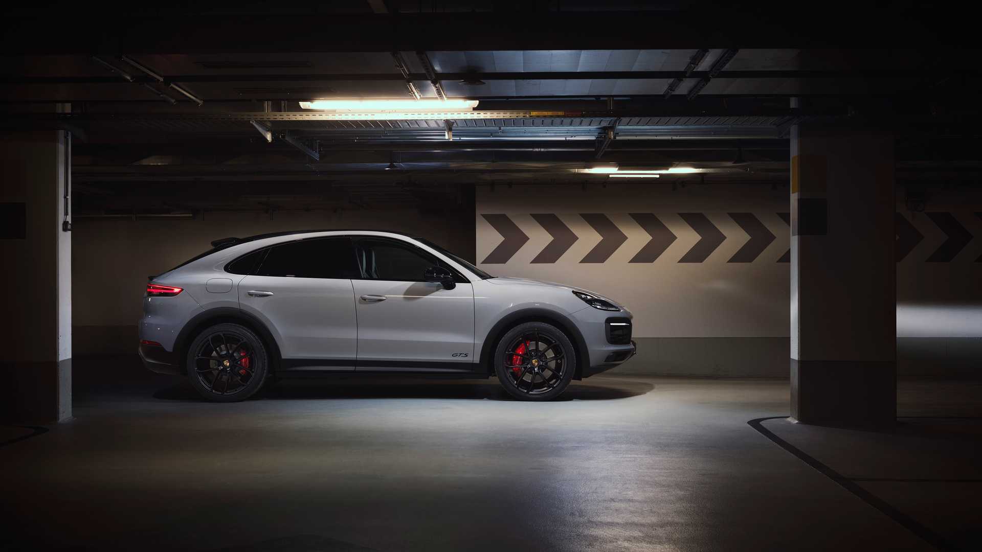 2021年保时捷Cayenne GTS，Coupe GTS首次亮相453 HP V8动力