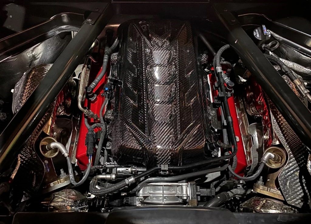 Sigala Designs提供的Corvette C8碳纤维发动机罩