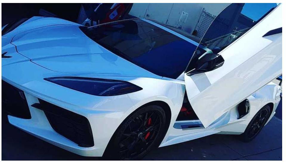 2020雪佛兰克尔维特看起来像带兰博奥门的合法超级跑车