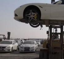 迪拜为废弃的超级跑车堆满了垃圾