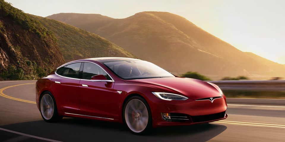 2020年特斯拉Model S的续航里程达到647公里，与某些汽油车匹配