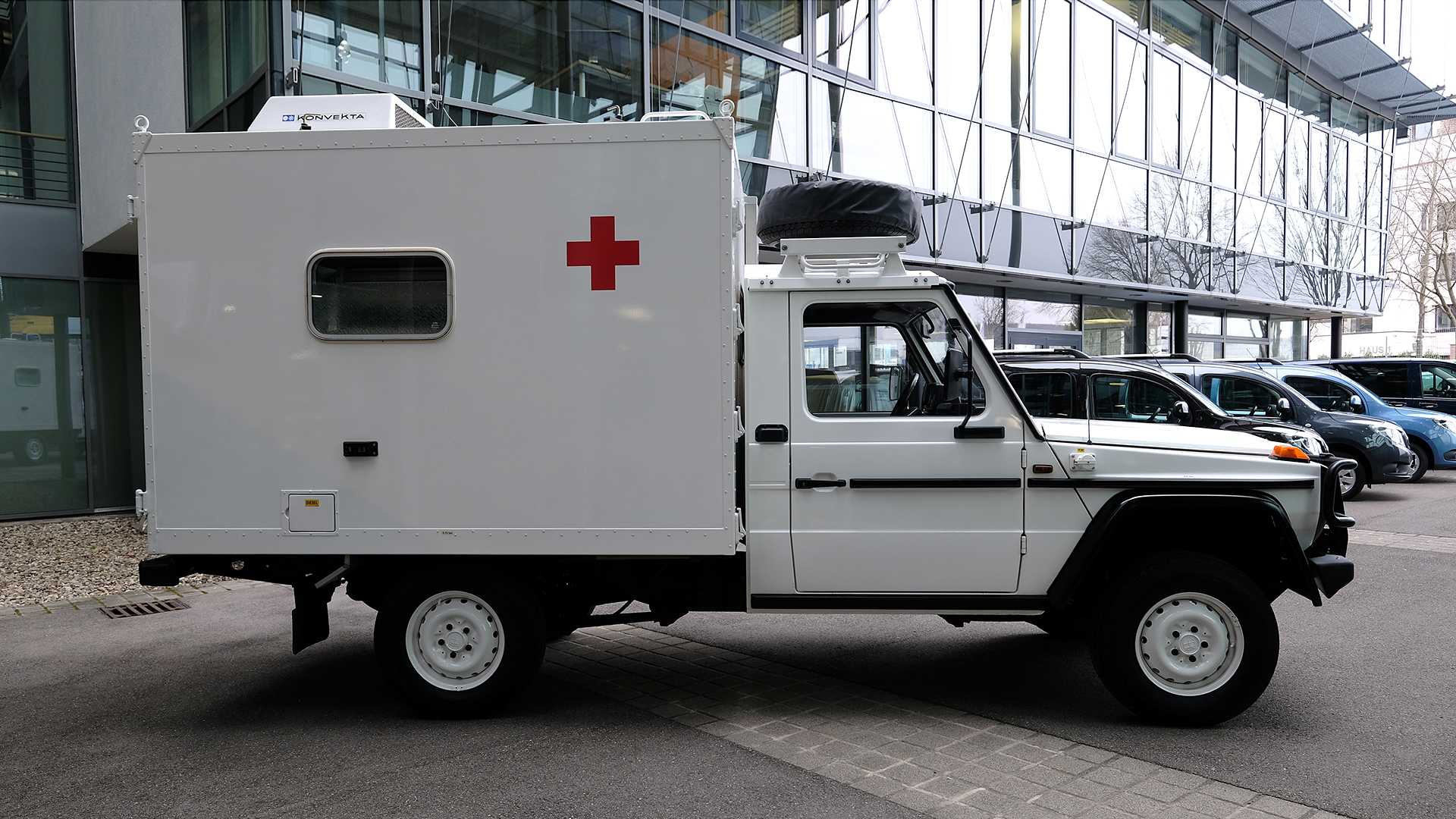 罕见的1994年Lorinser Puch G救护车要出售