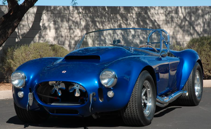 道奇挑战者“地狱猫”“ Shelby Cobra”看起来已准备就绪