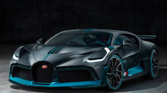 布加迪迪沃（Bugatti Divo）席卷纽伯格林（Nürburgring）