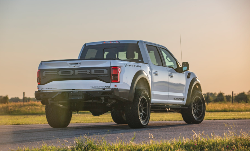 2020年福特F-150猛禽，配备增压5升V8发动机