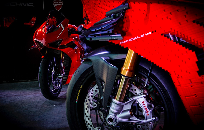 真人大小的乐高杜卡迪Panigale V4 R