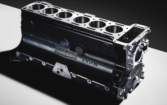 新款Jaguar XK 3.8发动机组的成本超过两辆Dacia Sanderos