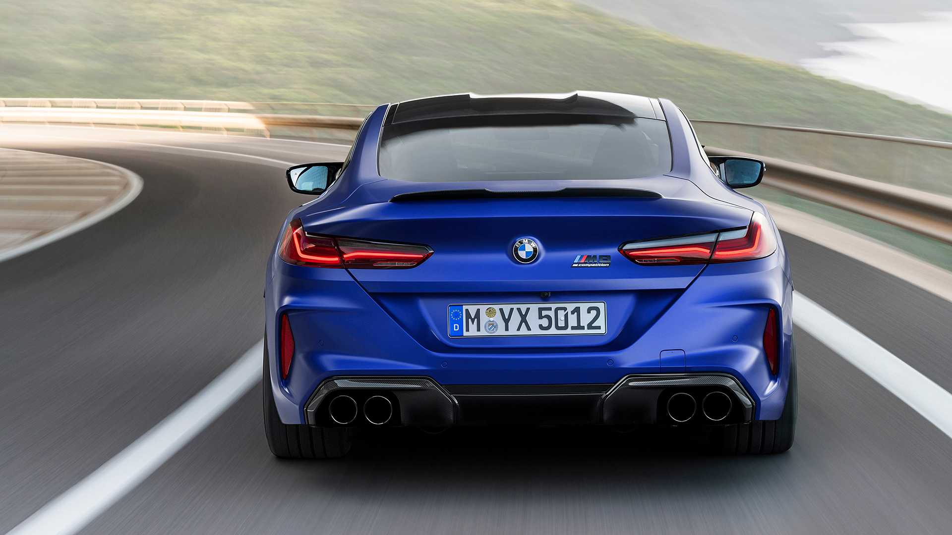 2021 宝马 M8 Coupe，敞篷车目前无法在美国订购