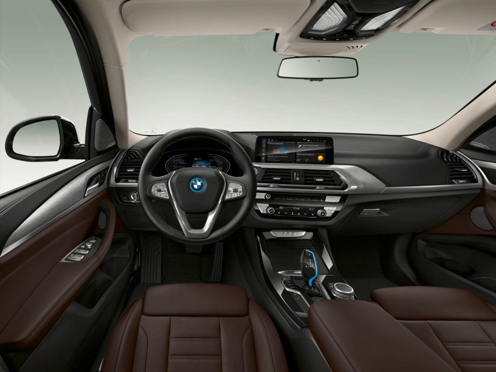 2021年宝马iX3是该品牌的首款电动SUV