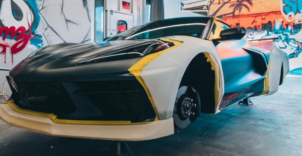 C8 Corvette通过Tj Hunt获得了第一个宽体套件