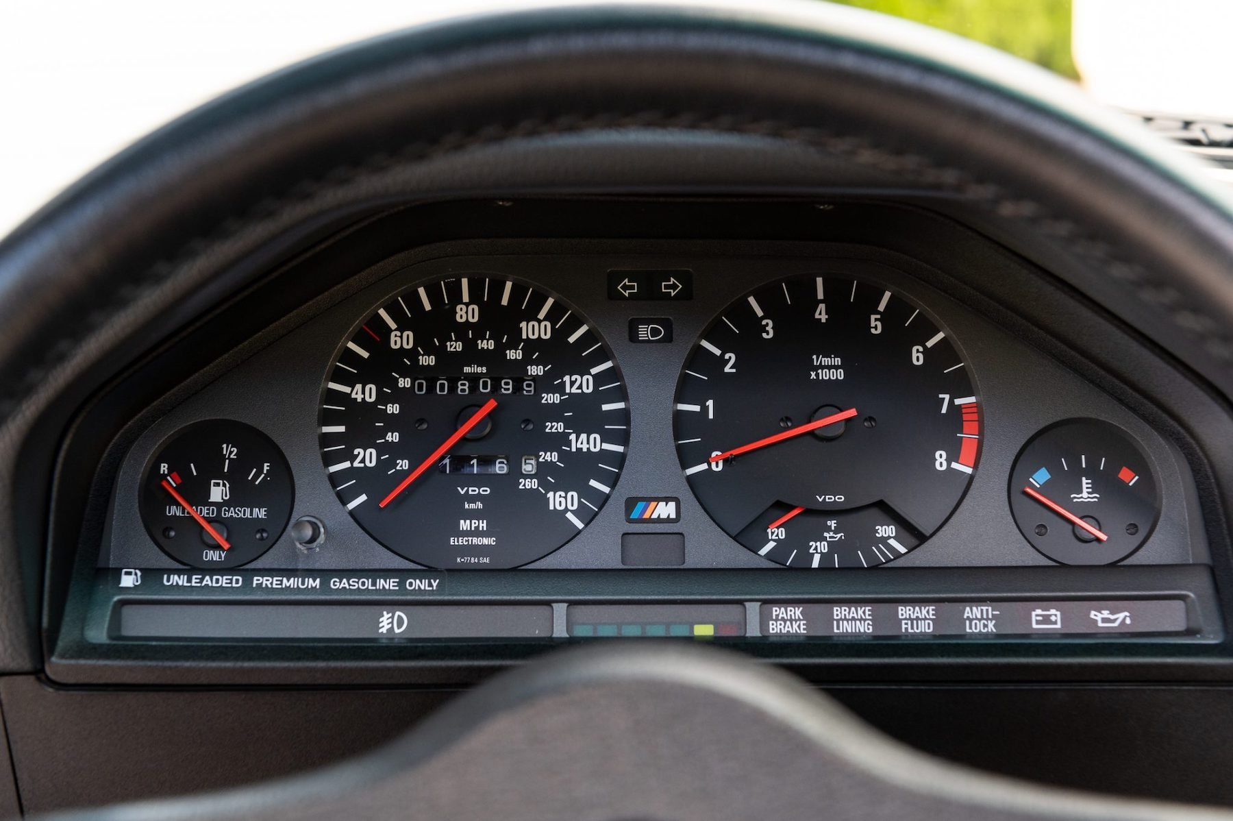 1988年宝马M3行驶8000英里里程表，拍卖价为250,000美元