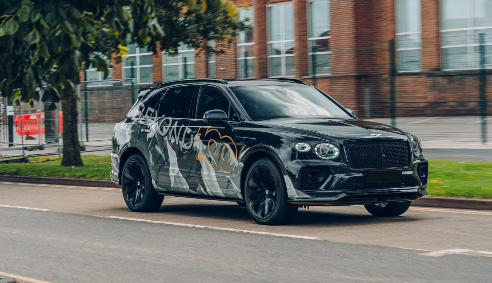 这是新的2021宾利Bentayga Speed，下周到来