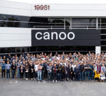 美国电动汽车初创公司Canoo上市，估值24亿美元