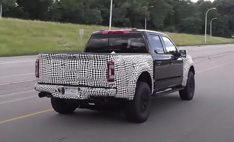 2021年福特F-150 Raptor原型机被发现，V8声音？