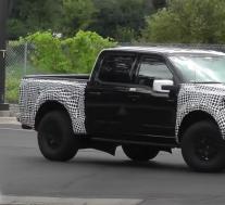 2021年福特F-150 Raptor原型机被发现，V8声音？