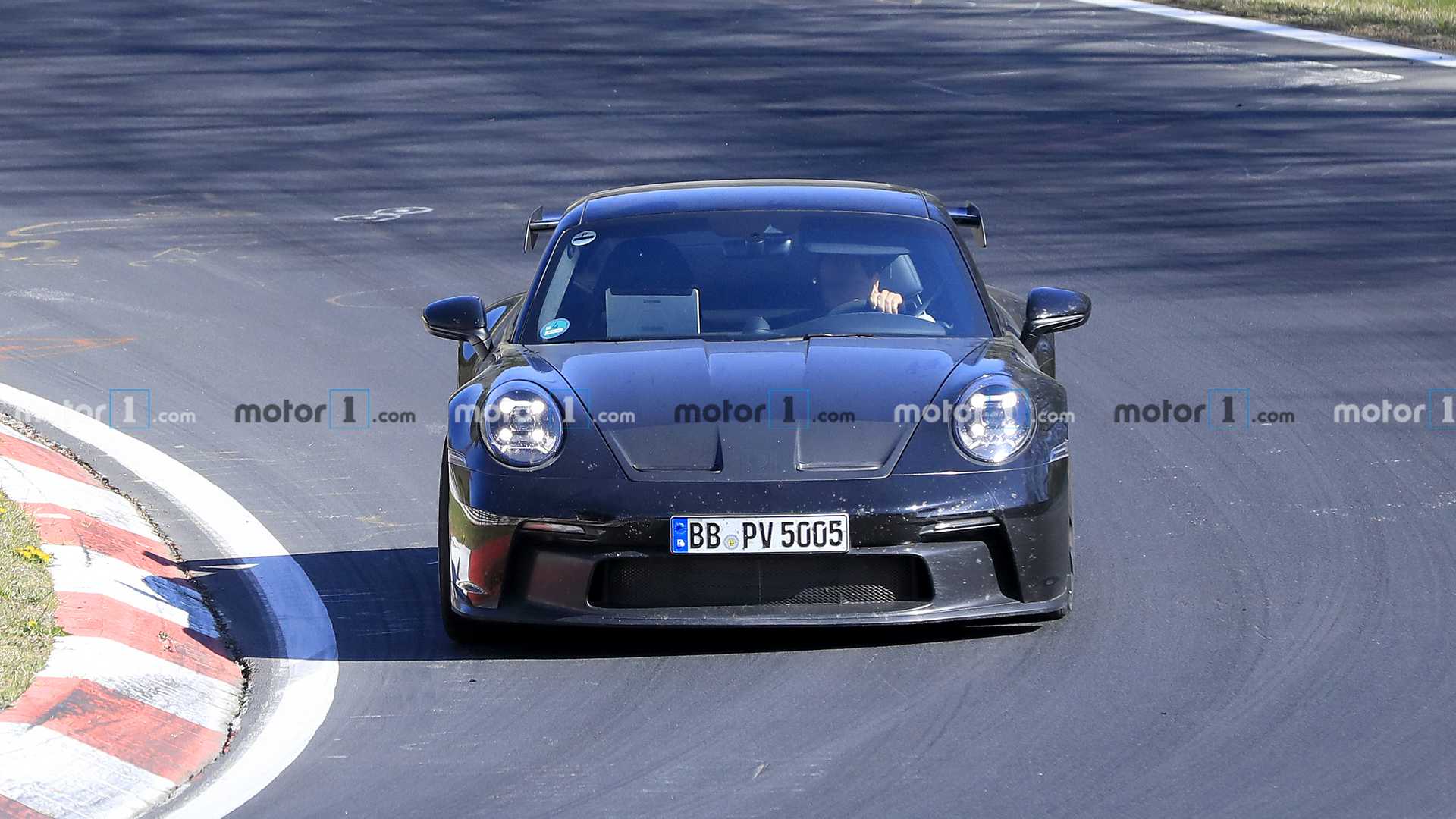新款保时捷911 GT3可能具有赛车后翼