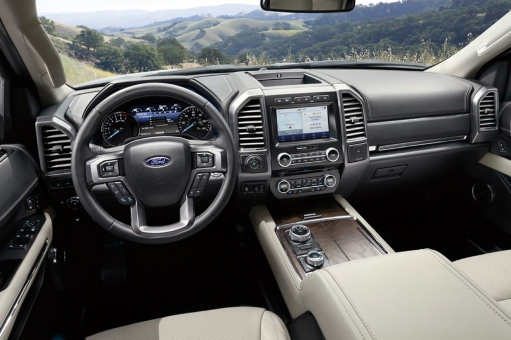 2021年雪佛兰Tahoe Z71与2020年福特Expedition XLT展开竞争