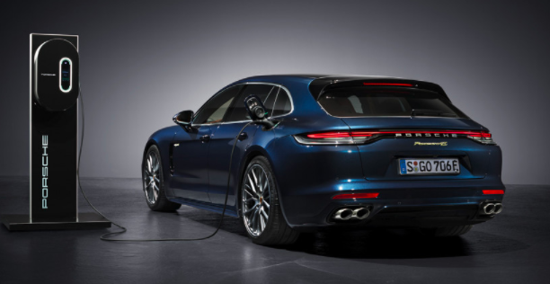 2021年保时捷Panamera更新后的范围包括新的4S  E-Hybrid和Turbo