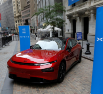 中国电动汽车制造商小鹏股价在纽约证券交易所首次亮相上涨54％