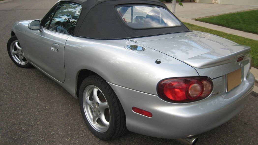 2002捷豹采购V6的马自达MX-5 Miata出售
