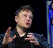 伊隆·马斯克（Elon Musk）暗示在特斯拉电池节之前电池容量会增加