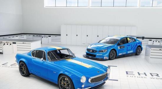 沃尔沃P1800青色是990公斤，由赛车引擎设计的延续美感