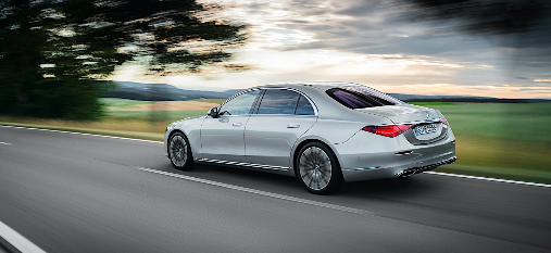 性能之王2021梅赛德斯-AMG S 63引起人们的注意