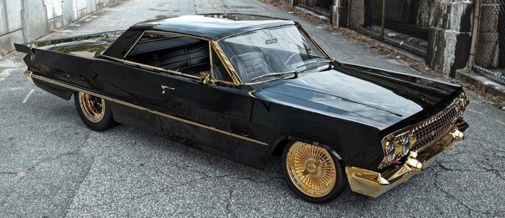 1963年的雪佛兰Impala渲染部分是低骑手，部分拖动汽车
