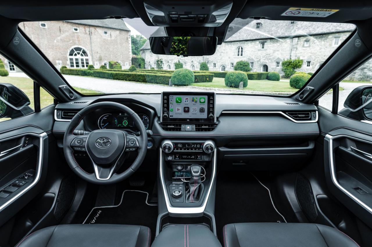 欧洲的2021年丰田RAV4插电式混合动力汽车提供46英里EV范围
