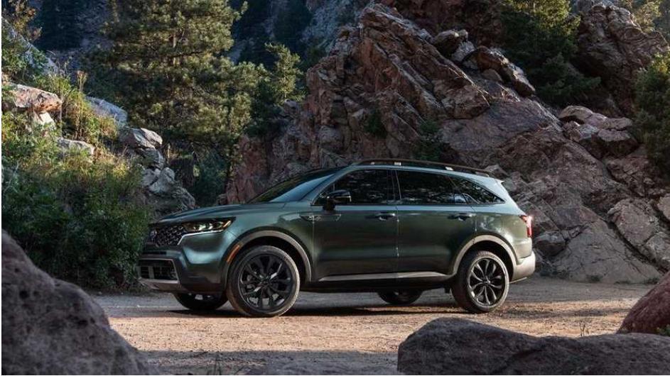 2022年起亚Sorento插电式混合动力中型3行SUV拥有30英里的续航里程