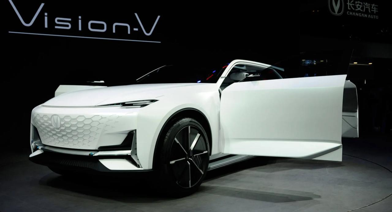 2020长安Vision-V概念证明了中国汽车看起来不错