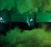 2021年宝马M3照片显示绿色油漆，超大号肾脏格栅