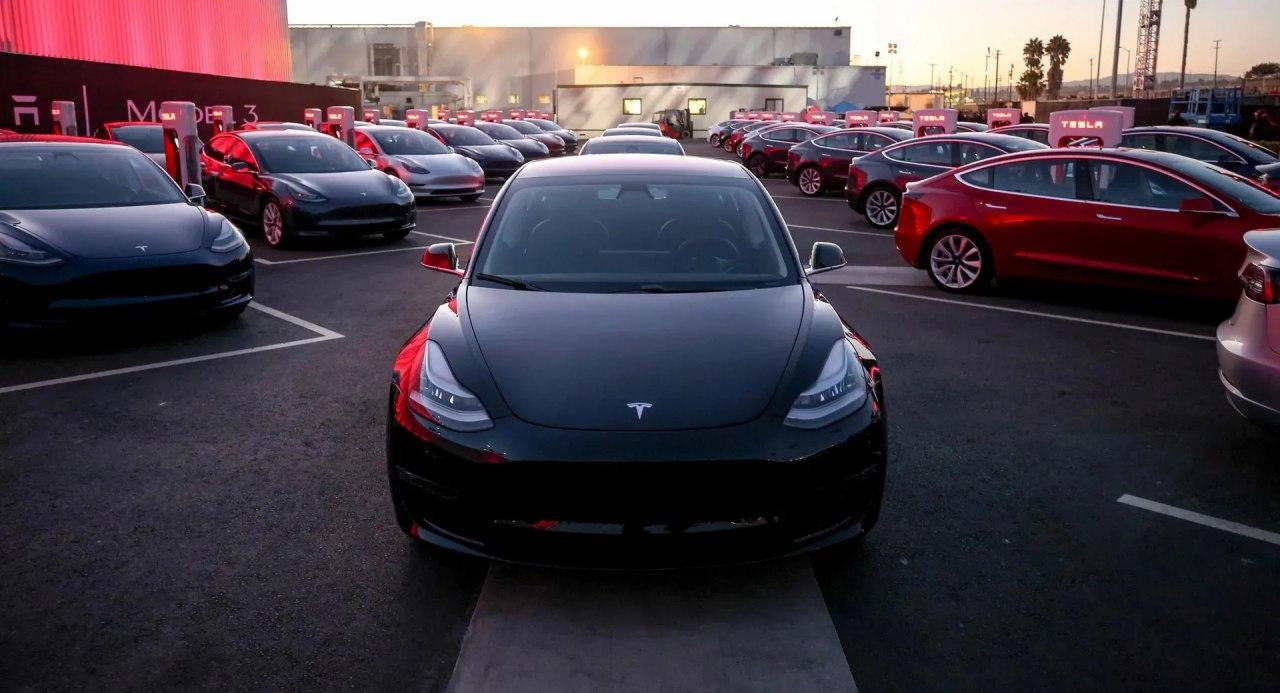 特斯拉Model 3由于降价在中国像火锅一样卖