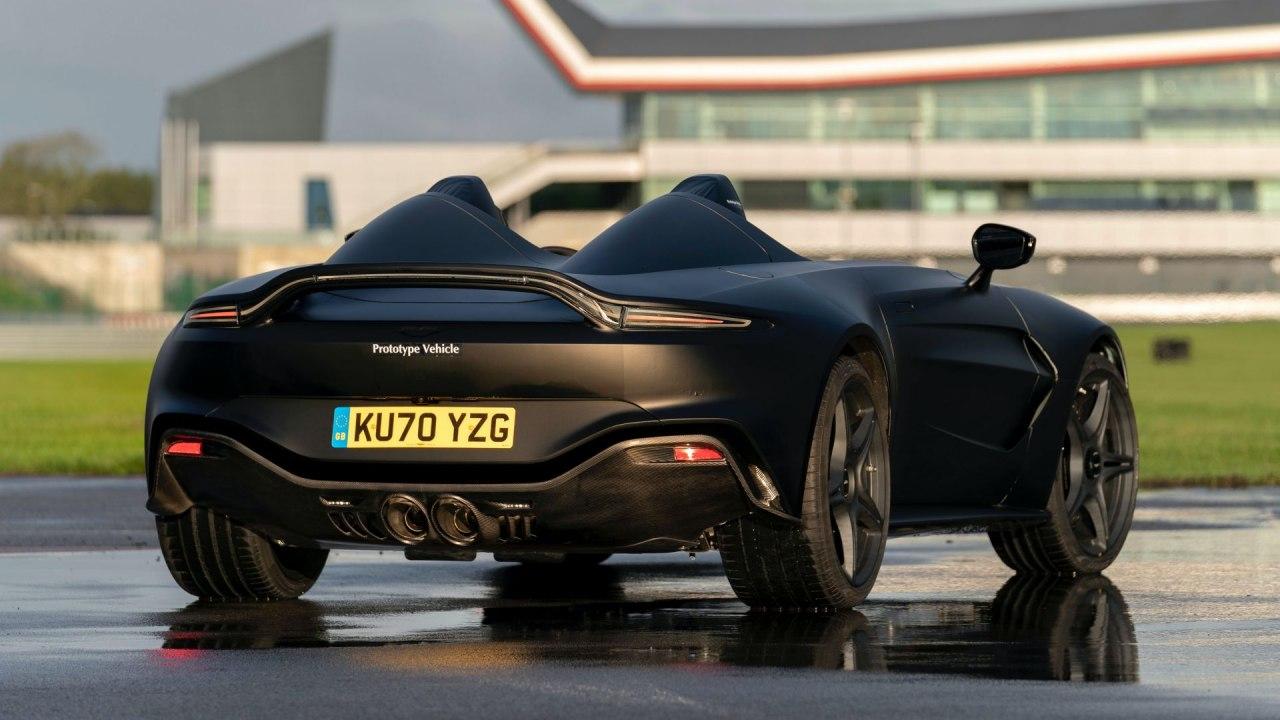 阿斯顿马丁展示哑光黑新V12 Speedster，原型车首度亮相