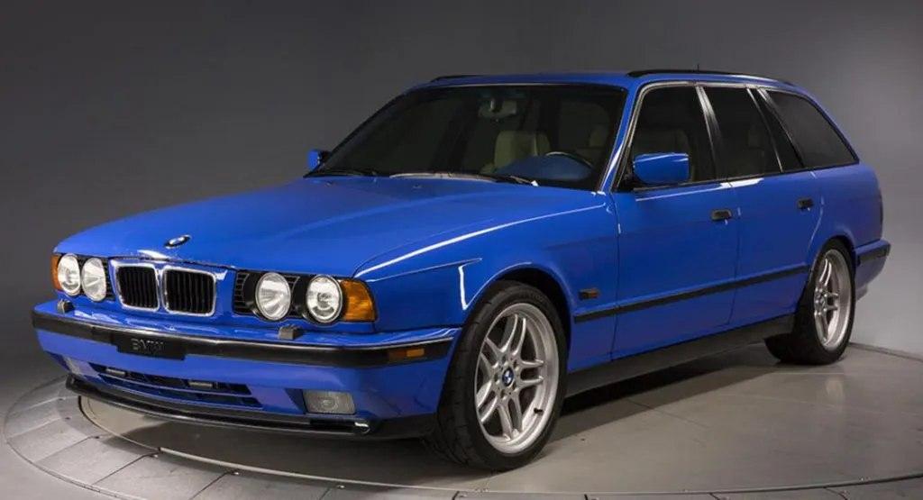 1994宝马M5 Touring是圣托里尼蓝色的其中两个