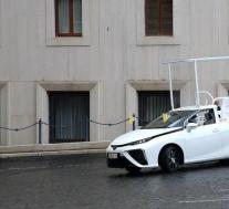 氢动力丰田Popemobile是梵蒂冈汽车系列的最新产品