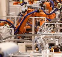 大众工厂有2,200个自动化机器人