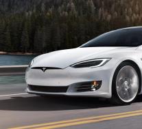 Elon Musk将特斯拉Model S的价格一周内两次下调至69,420美元