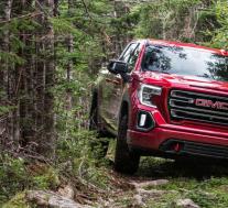 2021 GMC Sierra 1500评测 ，更多牵引同一辆卡车