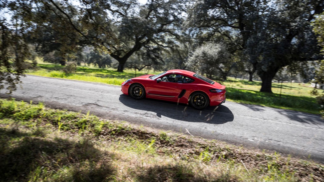 2020年保时捷718 Cayman  T道路测试