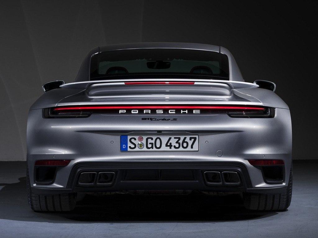 2021年保时捷911 Turbo S在独立测试中以2.2秒的速度达到了60 MPH