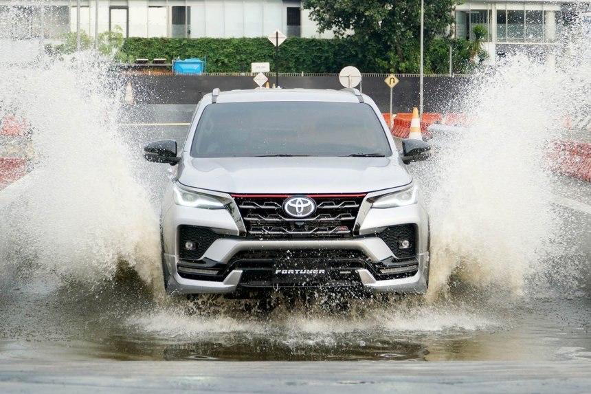 2021年丰田Fortuner TRD Sportivo适合年轻人