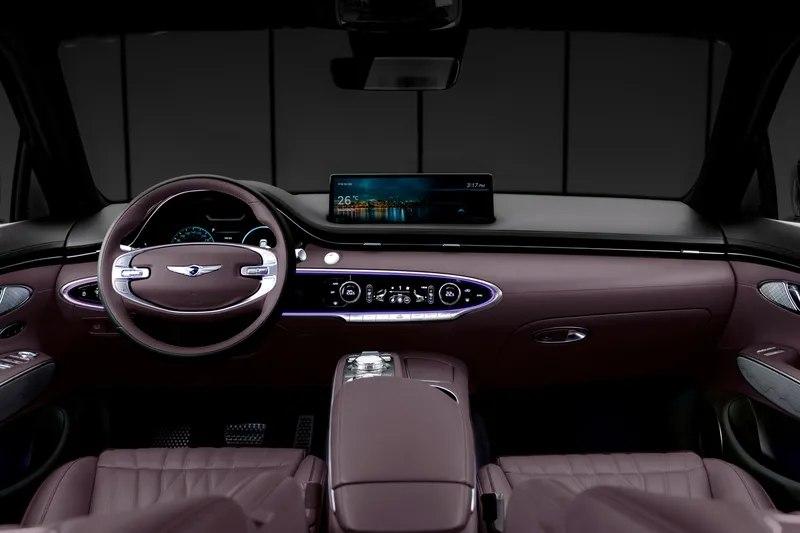 创世纪GV70 SUV首次亮相，采用了品牌的设计语言