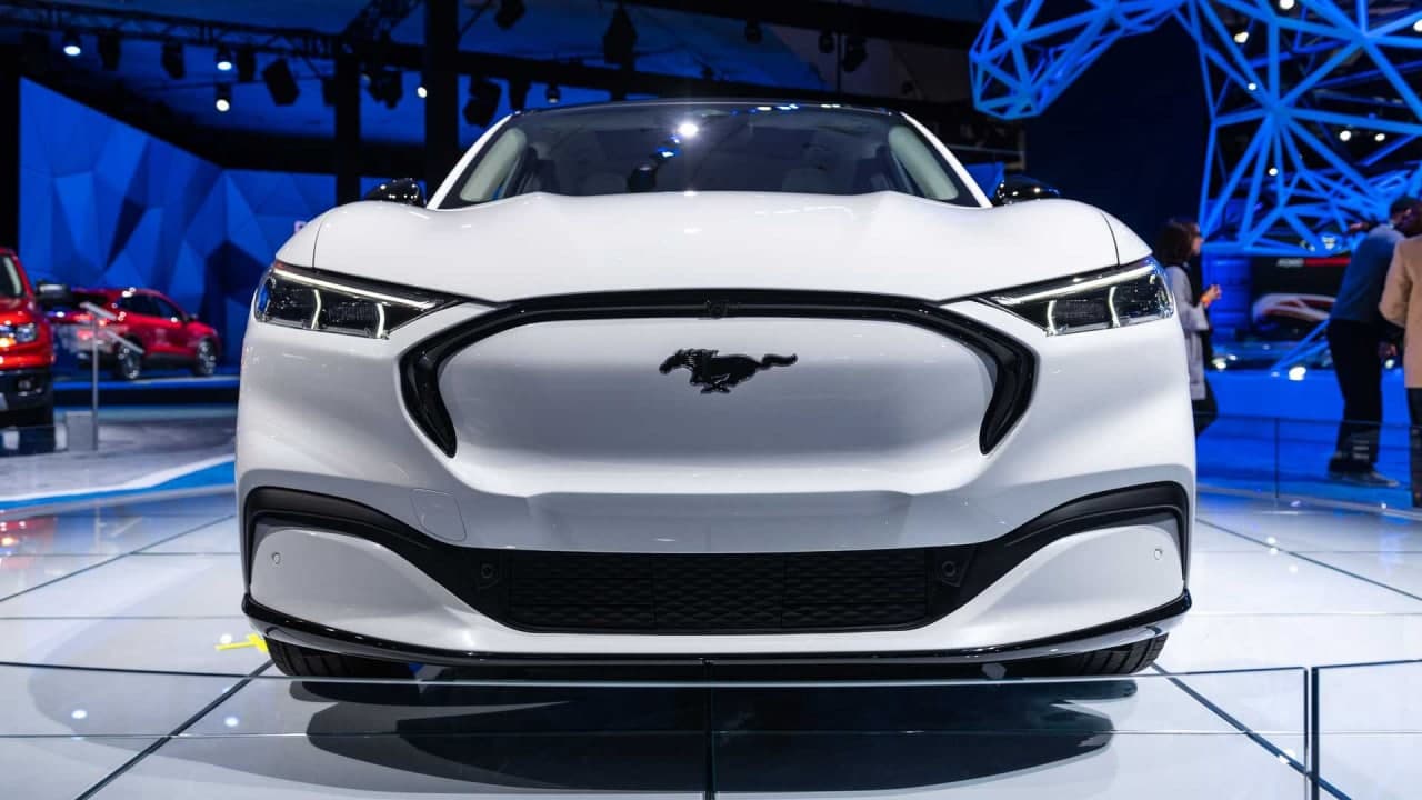 福特Boss承诺推出价格合理的电动汽车，起价2万美元