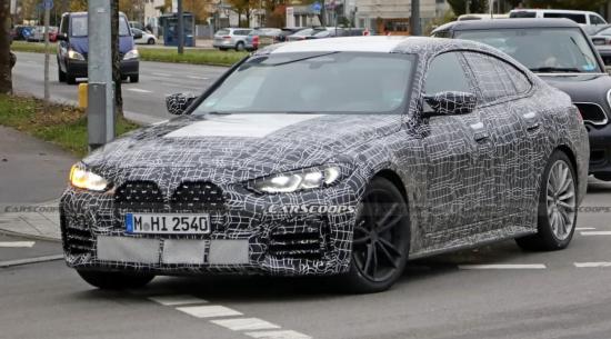 这是2022年宝马M440i xDrive大奖赛的外观