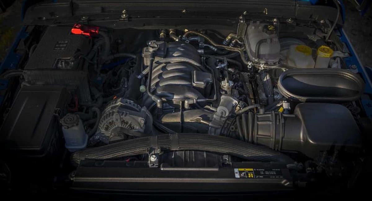 吉普在2021年牧马人Rubicon 392中投掷470HP Hemi V8