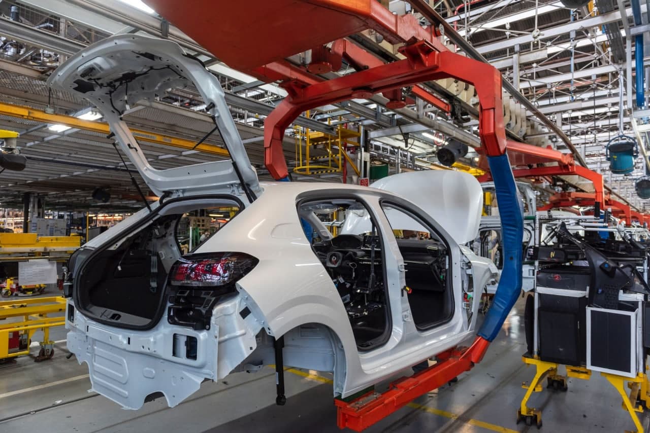 PSA老板认为并非所有汽车制造商都能在即将到来的十年中生存