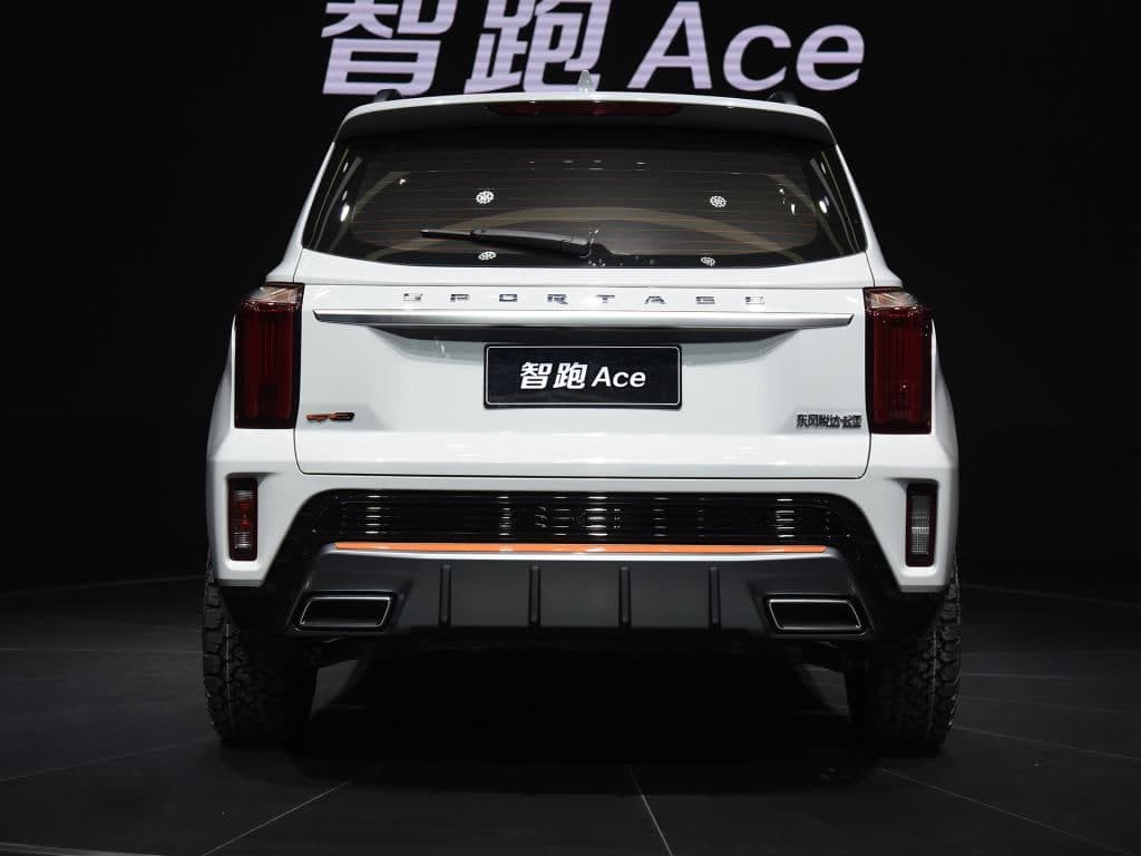 2021年起亚智跑Ace拥有引人注目的新外观，其中包括比生活格栅更大的格栅